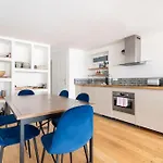 Apt moderne rénové et spacieux, au cœur de Paris