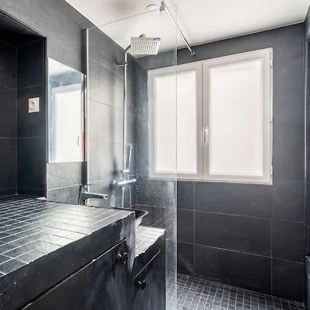 Appartamento Moderne Rénové Et Spacieux, Au Cœur De *