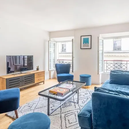 Moderne Rénové Et Spacieux, Au Cœur De *