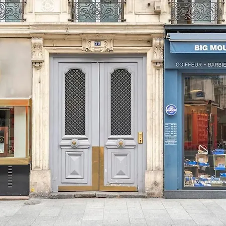 Moderne Rénové Et Spacieux, Au Cœur De Parigi