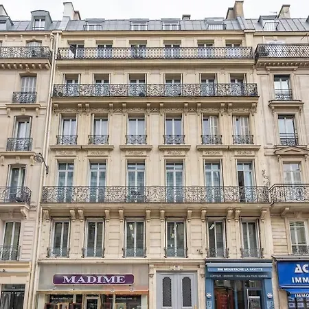 Appartamento Moderne Rénové Et Spacieux, Au Cœur De Parigi